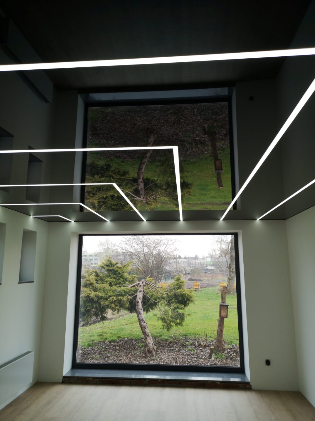 Sufit z oświetleniem LED