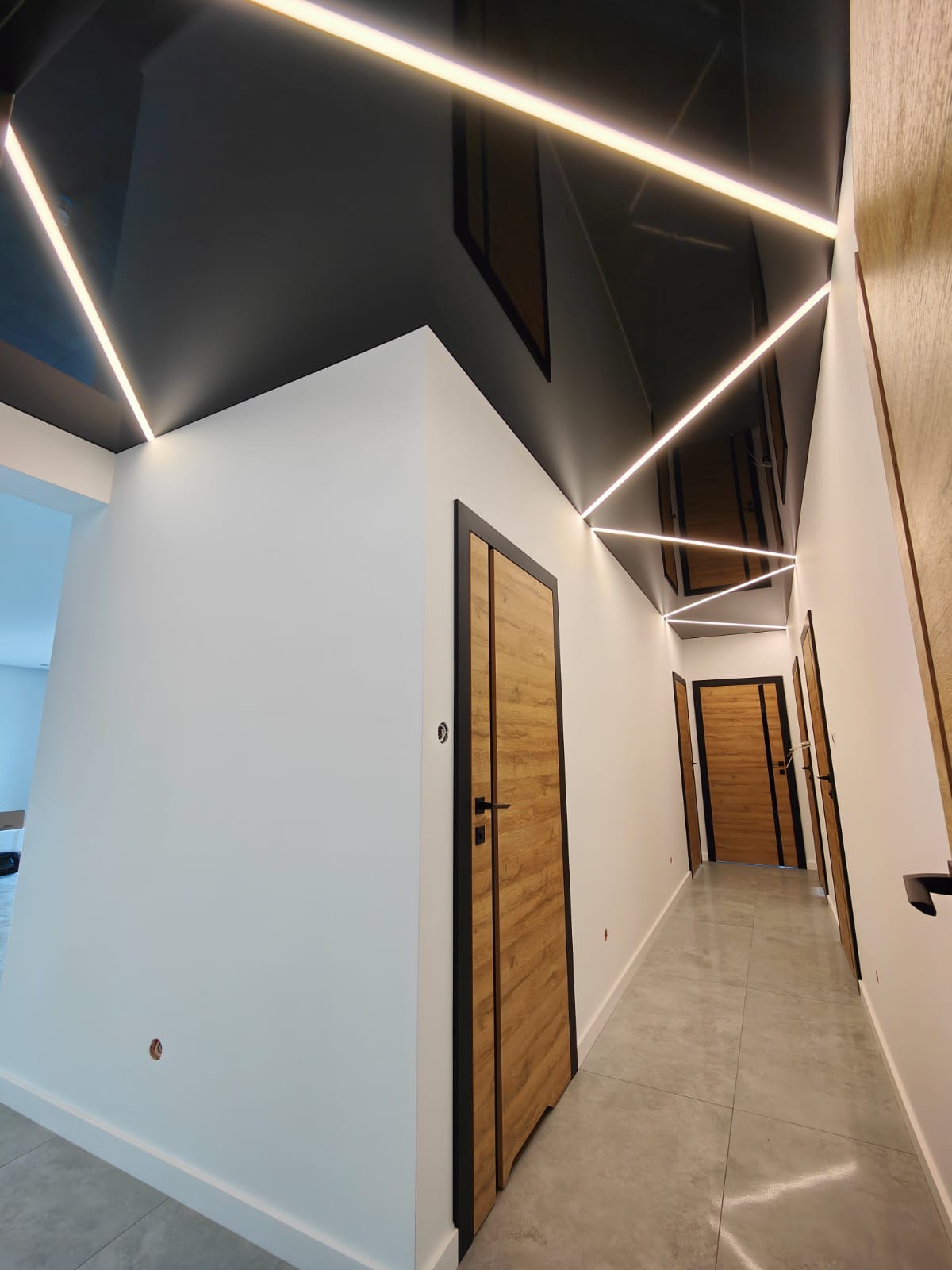 Sufit z oświetleniem LED