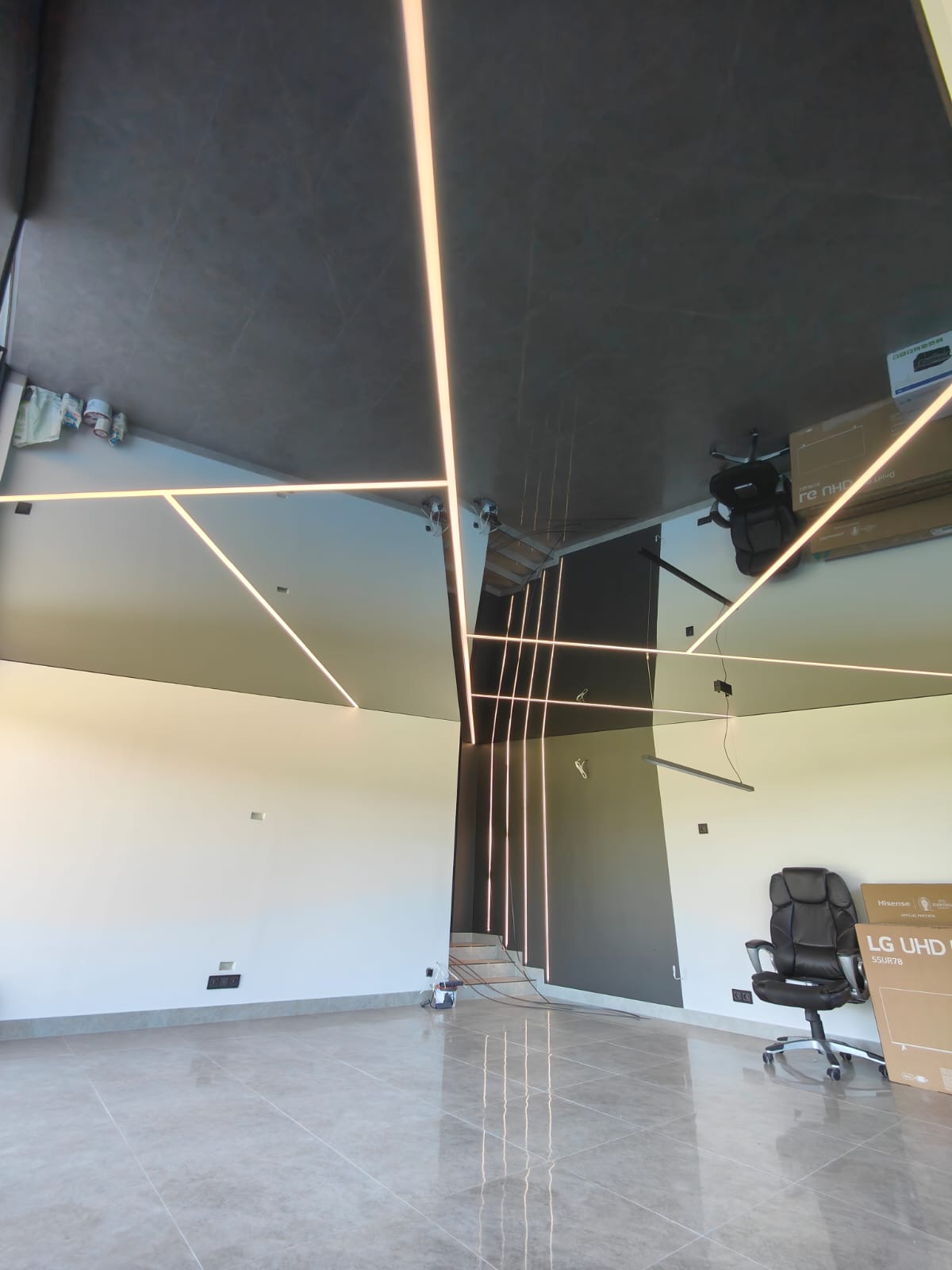 Sufit z oświetleniem LED