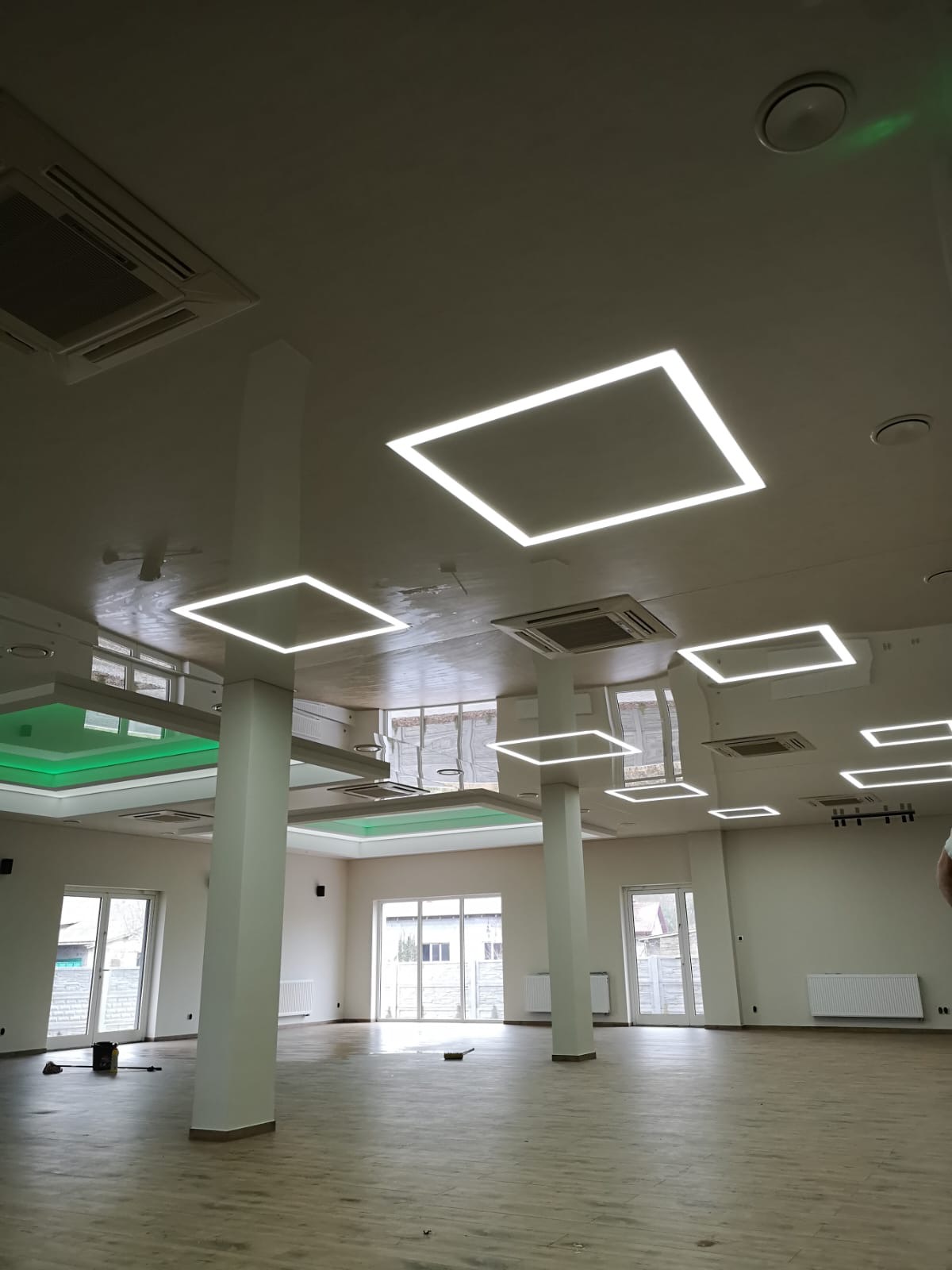 Sufit z oświetleniem LED