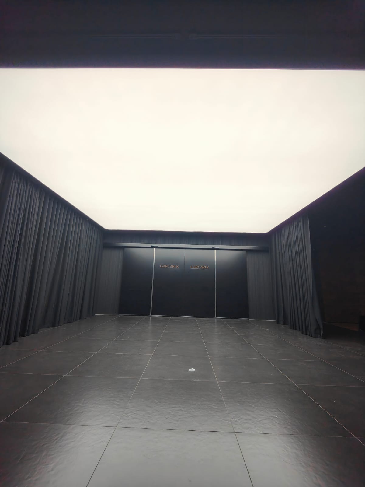 Sufit transparentny satyna mat